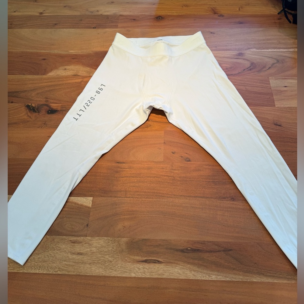 Men’s Lululemon White License to Train Tights 21" - Large